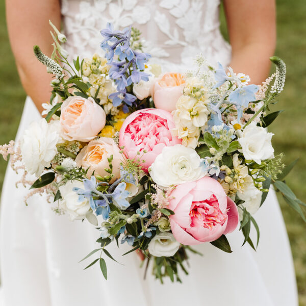 colorful pastels wedding bouquet