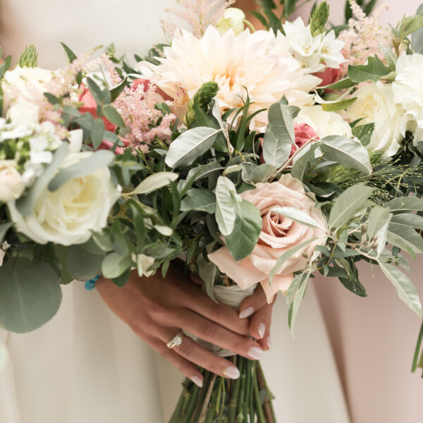 pastel peach wedding bouquet