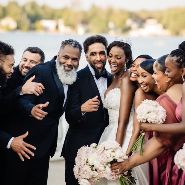 modern minimalist wedding florals bouquets