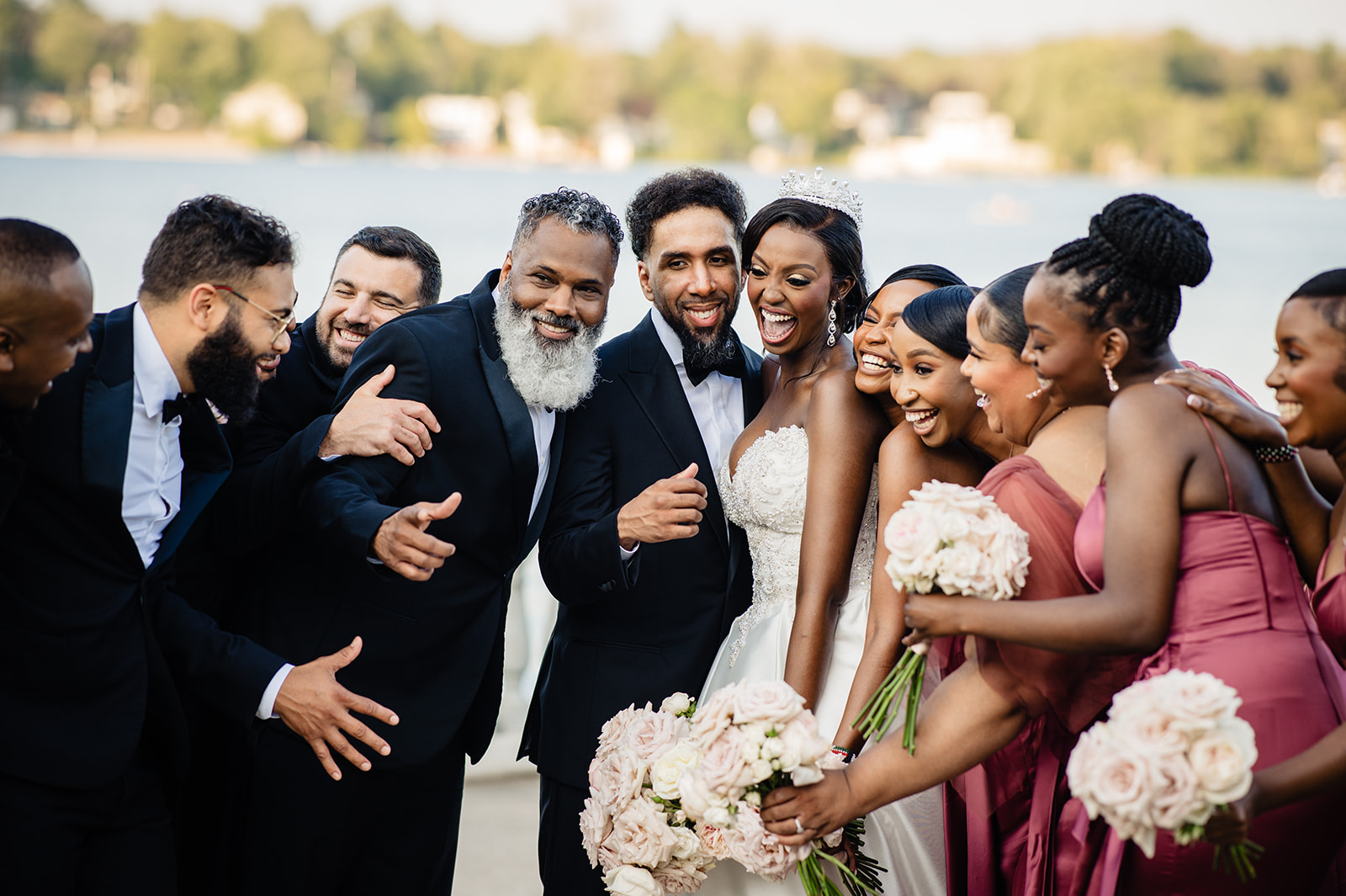 modern minimalist wedding florals bouquets