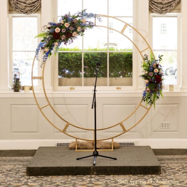 gold metal circle wedding arbor