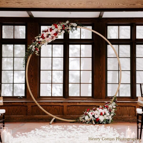 gold metal circle wedding arbor