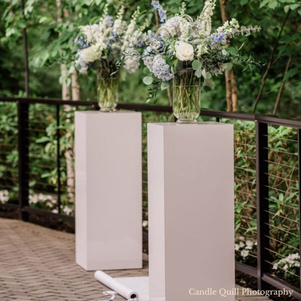 white pedestals a