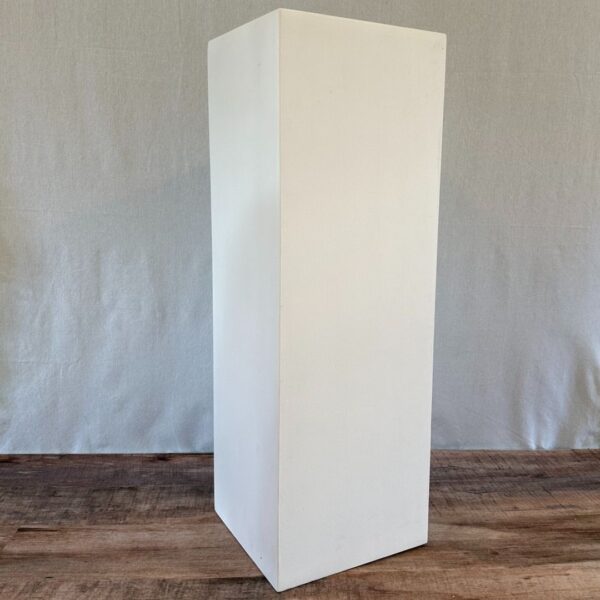 white pedestals b